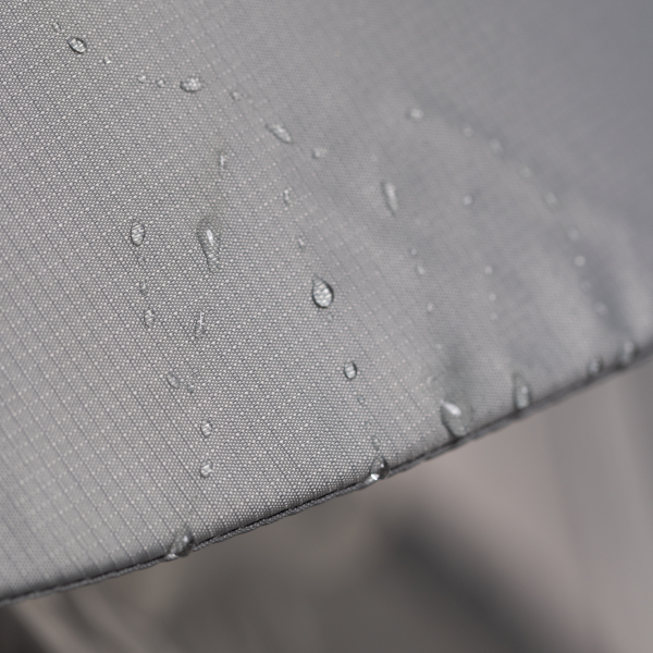      Waterrepellent coating that dries quickly.
